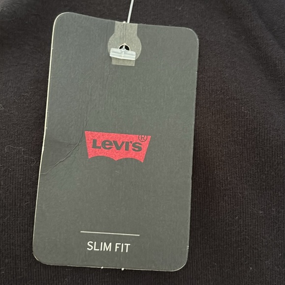 NWT Levi’s Slim Fit Crewneck Top - Picture 4 of 5